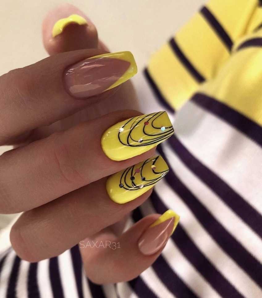 Дизайн нігтів жовтий