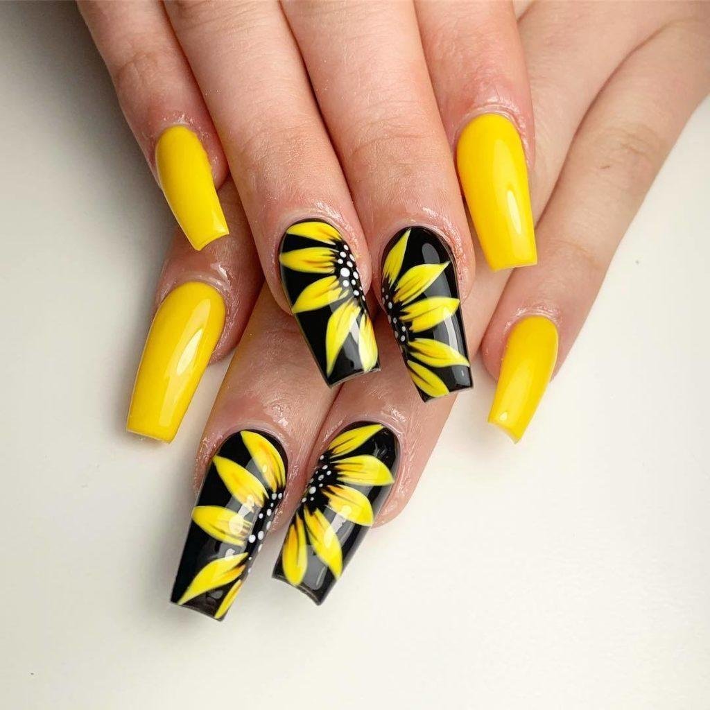 Нігті Кендалл Дженнер Соняшники