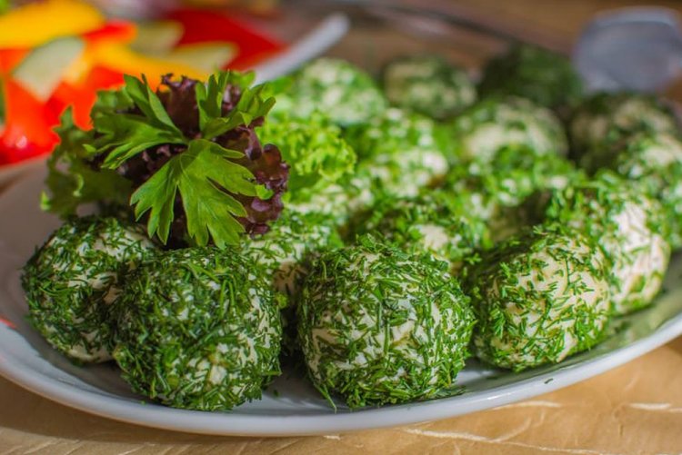 10 яскравих та смачних рецептів крабових кульок