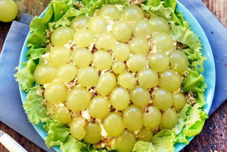 12 листкових салатів з копченою куркою для тих, хто любить смачно поїсти