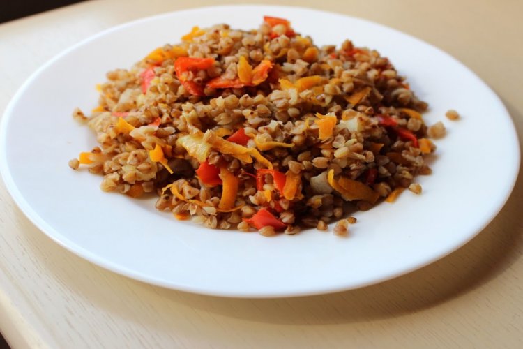 Гарнір до фаршированого перцю: 15 смачних та ситних рецептів