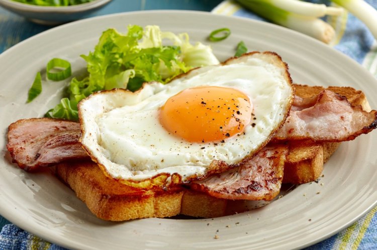 Сніданки з беконом: 20 найсмачніших рецептів на кожен день