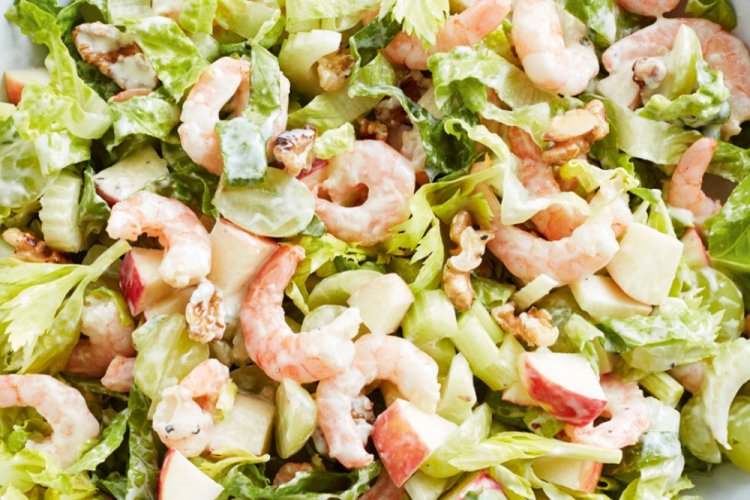 15 салатів з селери та яблуком, які порадують своїм смаком