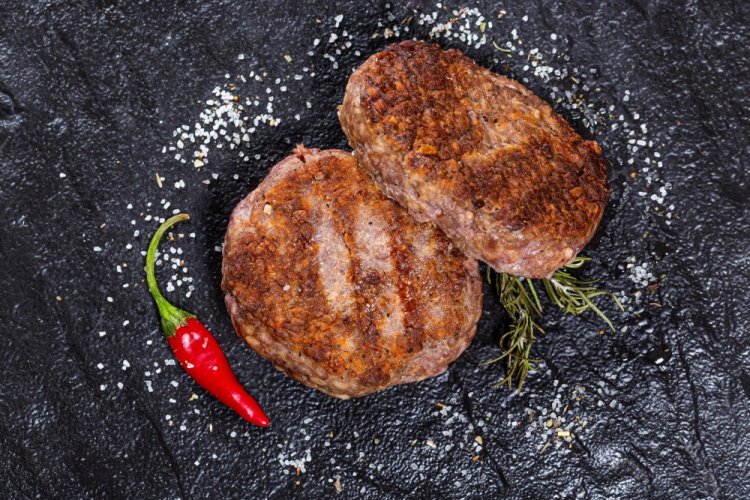 Котлети для бургерів: 15 найкращих рецептів у домашніх умовах