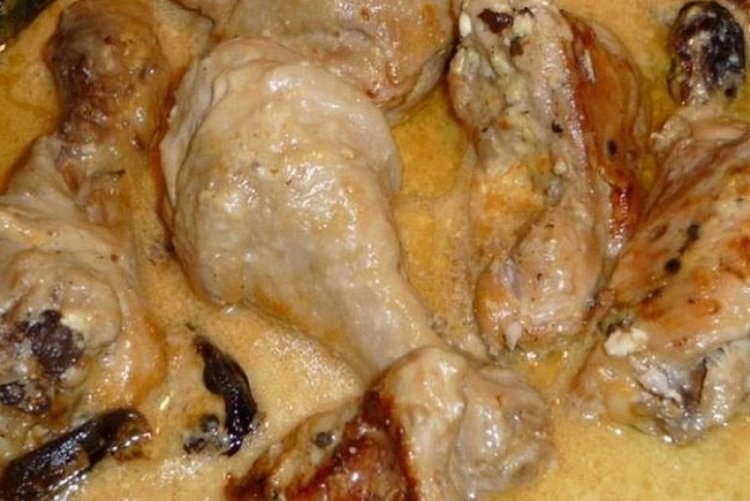 15 швидких рецептів курки у томатному соусі