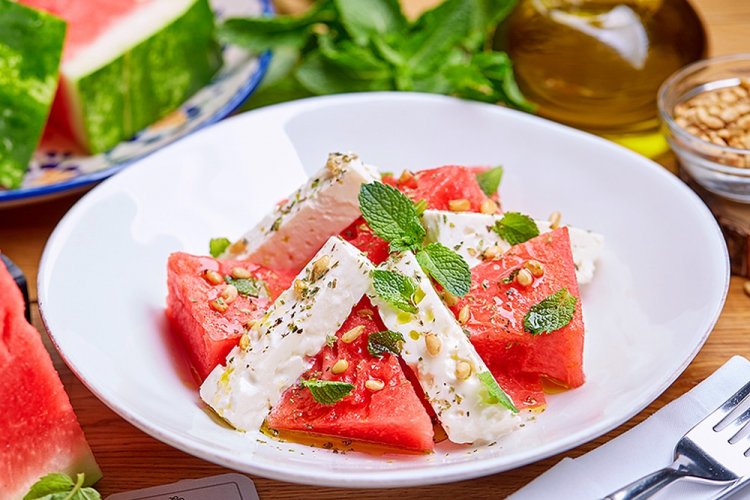 20 чудових рецептів з кавуна для літа і не тільки