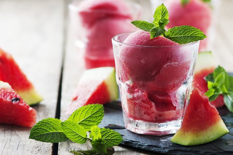 20 чудових рецептів з кавуна для літа і не тільки