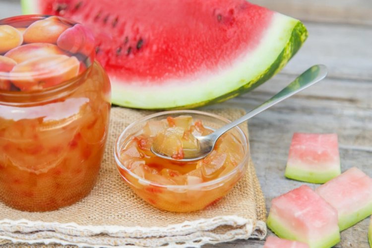 20 чудових рецептів з кавуна для літа і не тільки