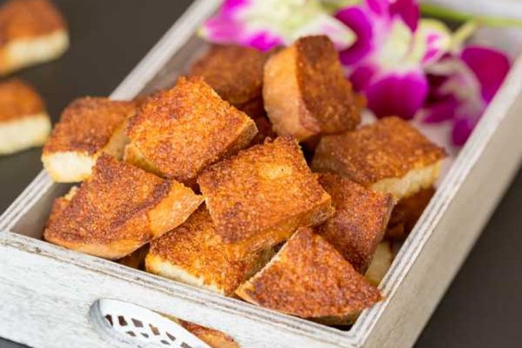 Сухарики у духовці: 20 рецептів, перед якими неможливо встояти