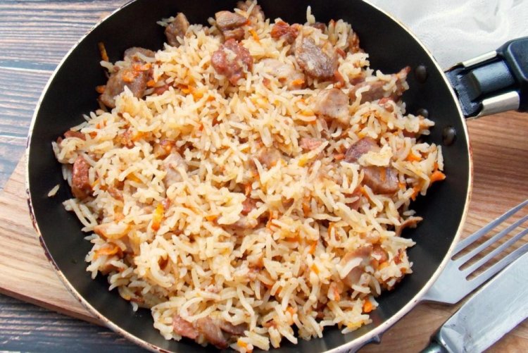 10 рецептів рису з тушонкою, які готуються нашвидкуруч