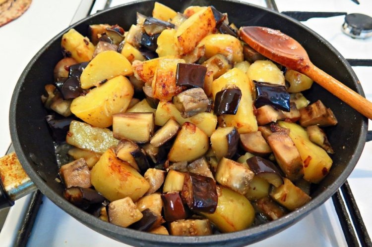 15 відмінних рецептів смаженої картоплі з печерицями