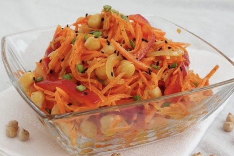 20 вегетаріанських салатів, які припадуть до смаку кожному