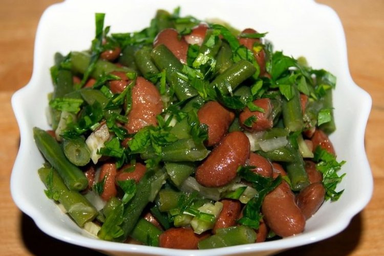 20 вегетаріанських салатів, які припадуть до смаку кожному