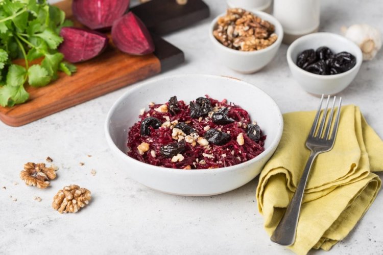 20 вегетаріанських салатів, які припадуть до смаку кожному