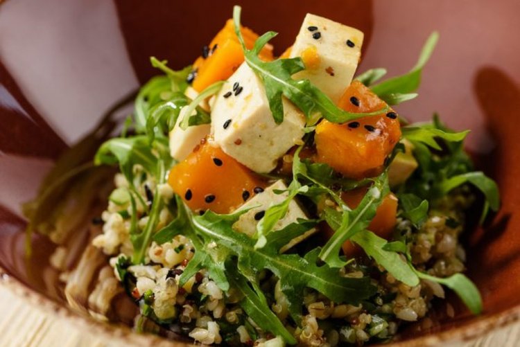 20 вегетаріанських салатів, які припадуть до смаку кожному