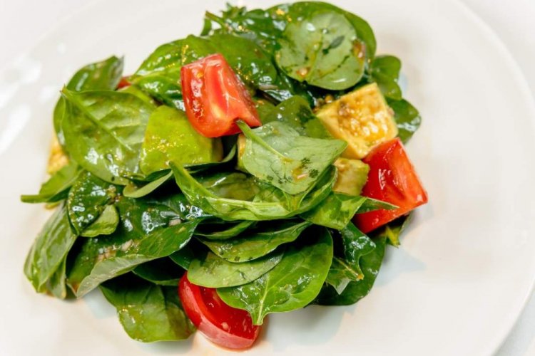 20 вегетаріанських салатів, які припадуть до смаку кожному