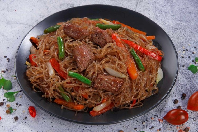 15 рецептів з рисовою локшиною, які припадуть до смаку кожному