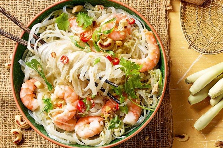 15 рецептів з рисовою локшиною, які припадуть до смаку кожному