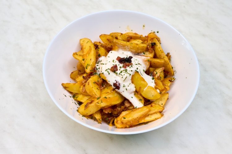 12 легких та бюджетних рецептів смаженої картоплі з цибулею на сковороді