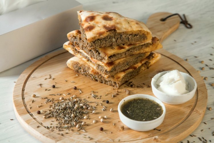 15 рецептів коржиків на сковороді, які сподобаються всій родині