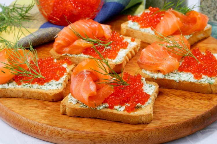 20 чудових рецептів бутербродів на Новий рік 2026