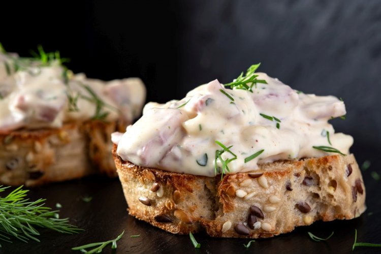 20 чудових рецептів бутербродів на Новий рік 2026