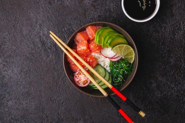 12 легких та корисних рецептів боулів з лососем