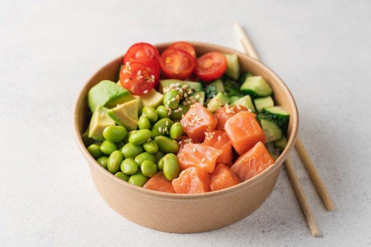12 легких та корисних рецептів боулів з лососем