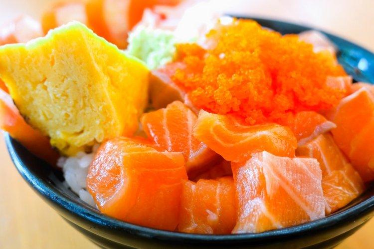 12 легких та корисних рецептів боулів з лососем