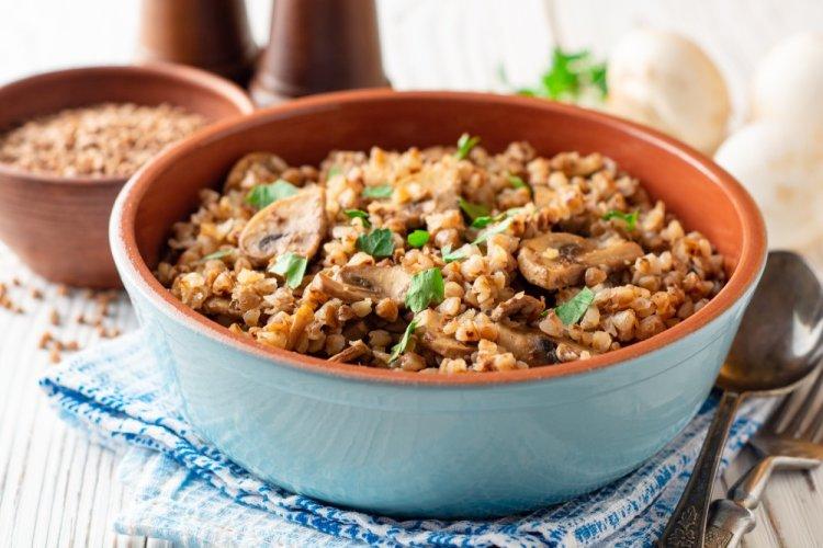 10 простих і неймовірно смачних рецептів гречки в аерогрилі