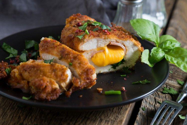 12 рецептів соковитих та ніжних курячих рулетиків в аерогрилі