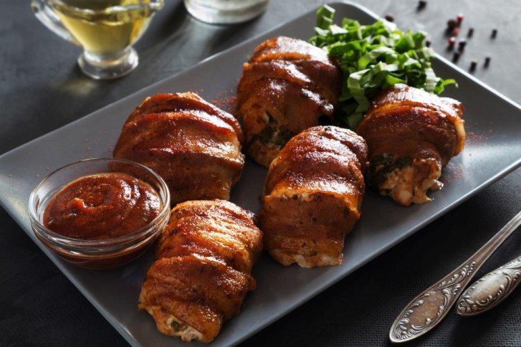 12 рецептів соковитих та ніжних курячих рулетиків в аерогрилі