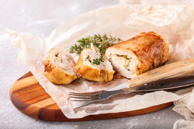 12 рецептів соковитих та ніжних курячих рулетиків в аерогрилі