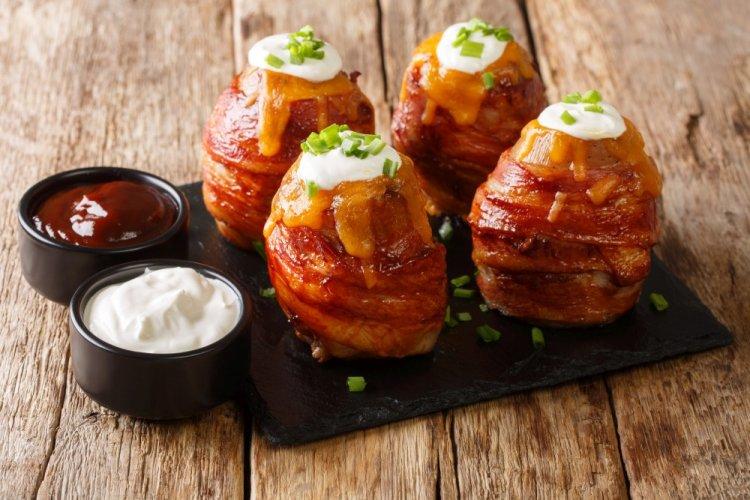 8 приголомшливих рецептів картоплі з беконом в аерогрилі