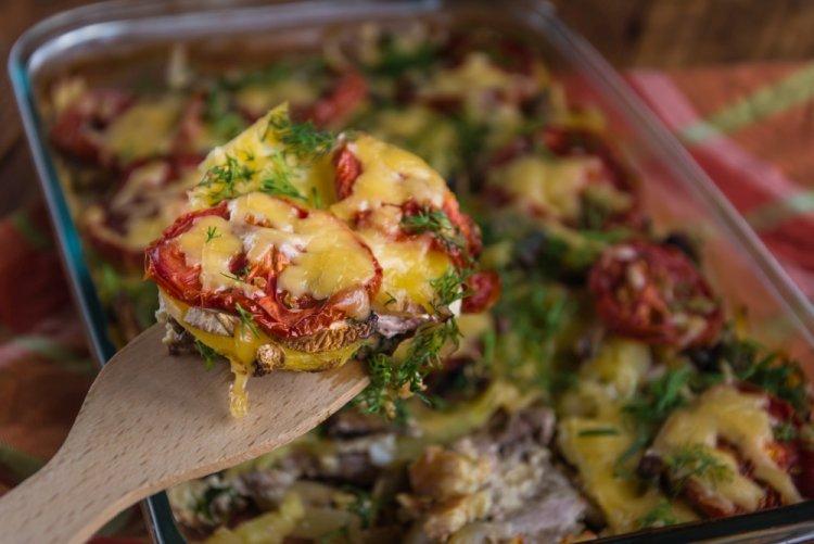 8 приголомшливих рецептів картоплі з беконом в аерогрилі