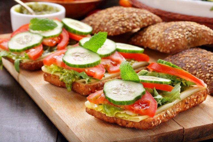10 бутербродів з олією та сиром, які зможе приготувати кожен