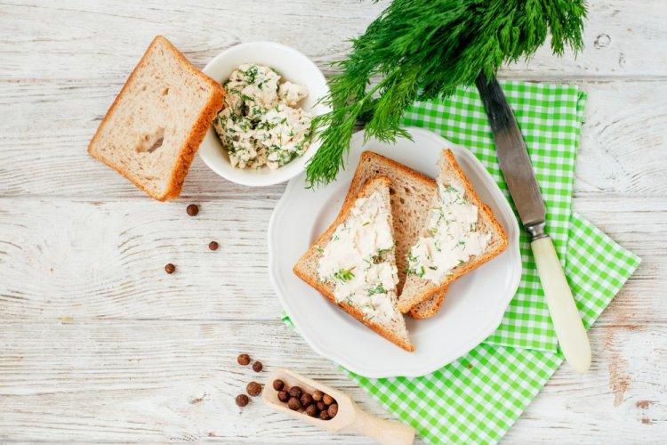 10 бутербродів з олією та сиром, які зможе приготувати кожен