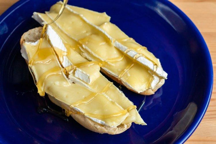 10 бутербродів з олією та сиром, які зможе приготувати кожен