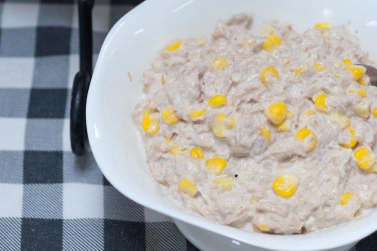 15 неймовірно простих салатів з кукурудзою нашвидкуруч