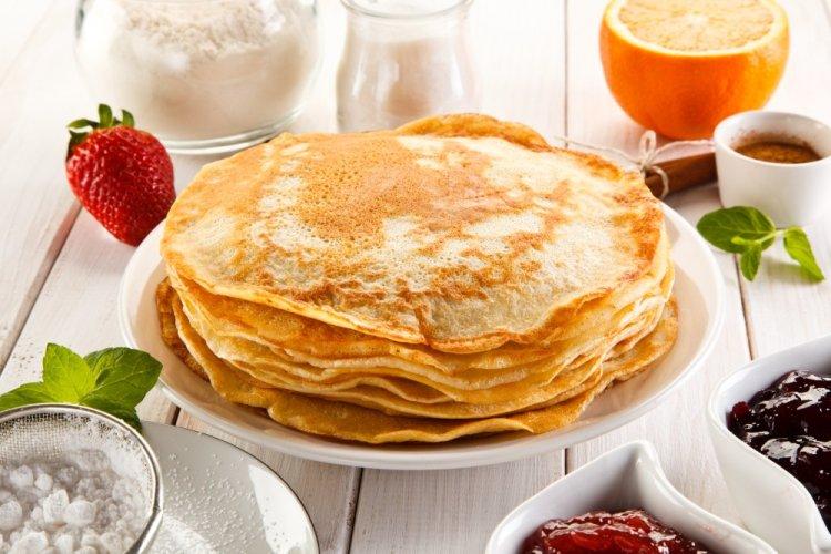 Млинці на ряженці: 15 відмінних рецептів, які варто приготувати
